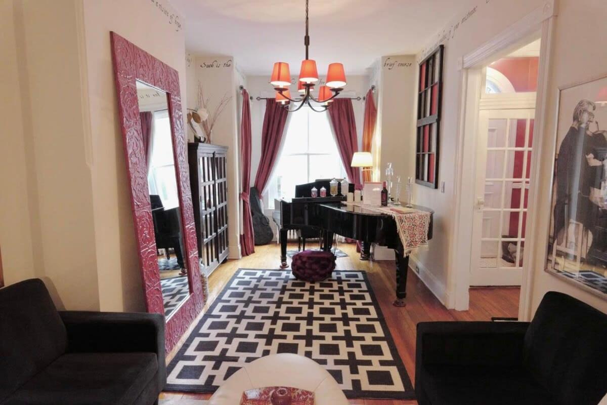 Holiday home The Grand Piano At Logan Circle Washington